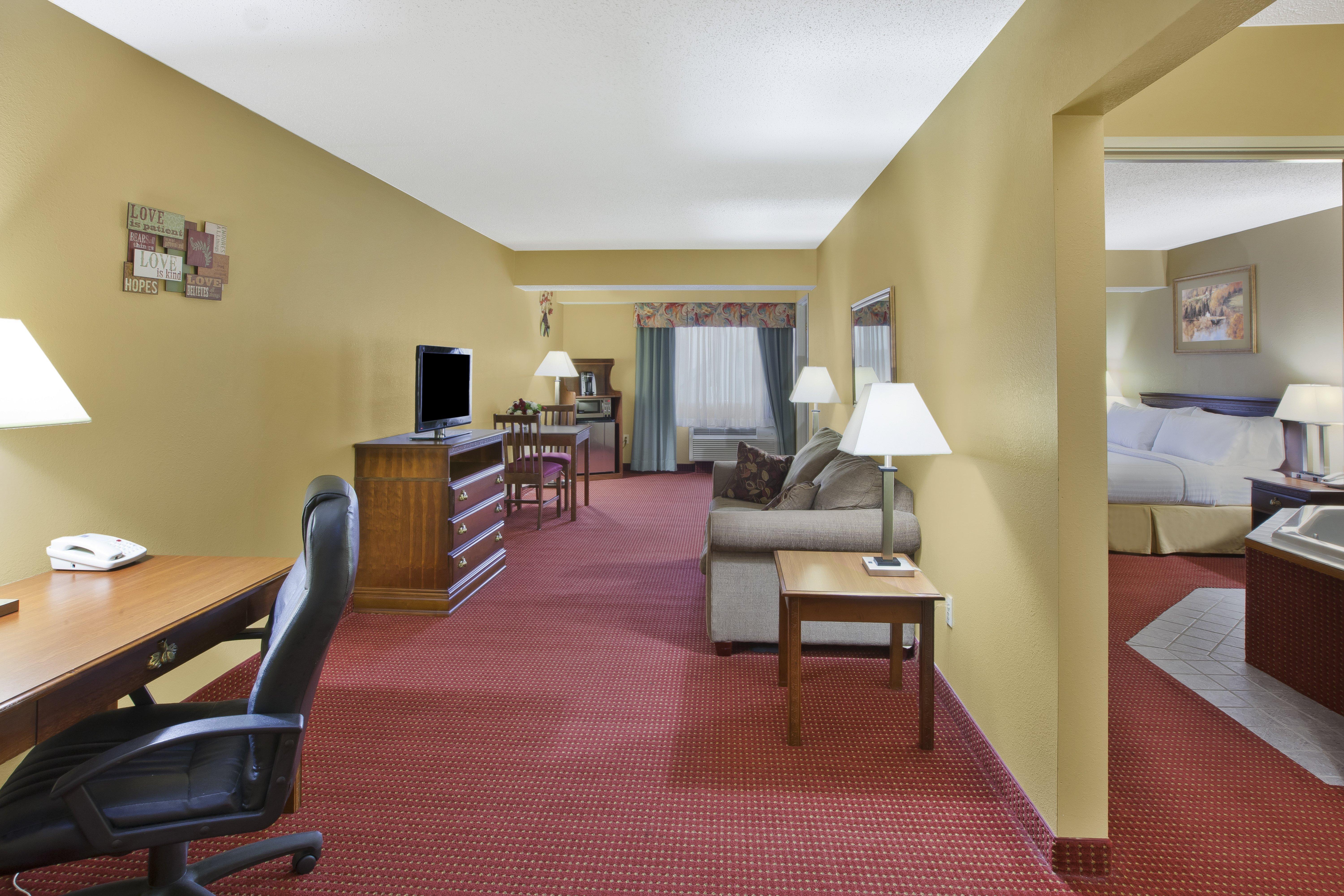 Holiday Inn Express Irwin Pa Tpk Exit 67 By Ihg Екстериор снимка