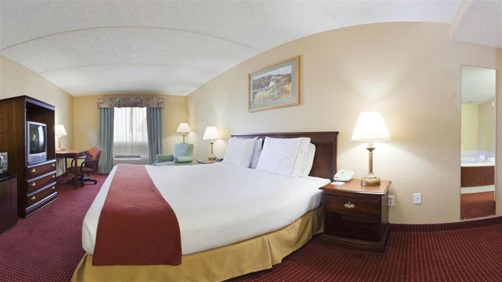 Holiday Inn Express Irwin Pa Tpk Exit 67 By Ihg Екстериор снимка