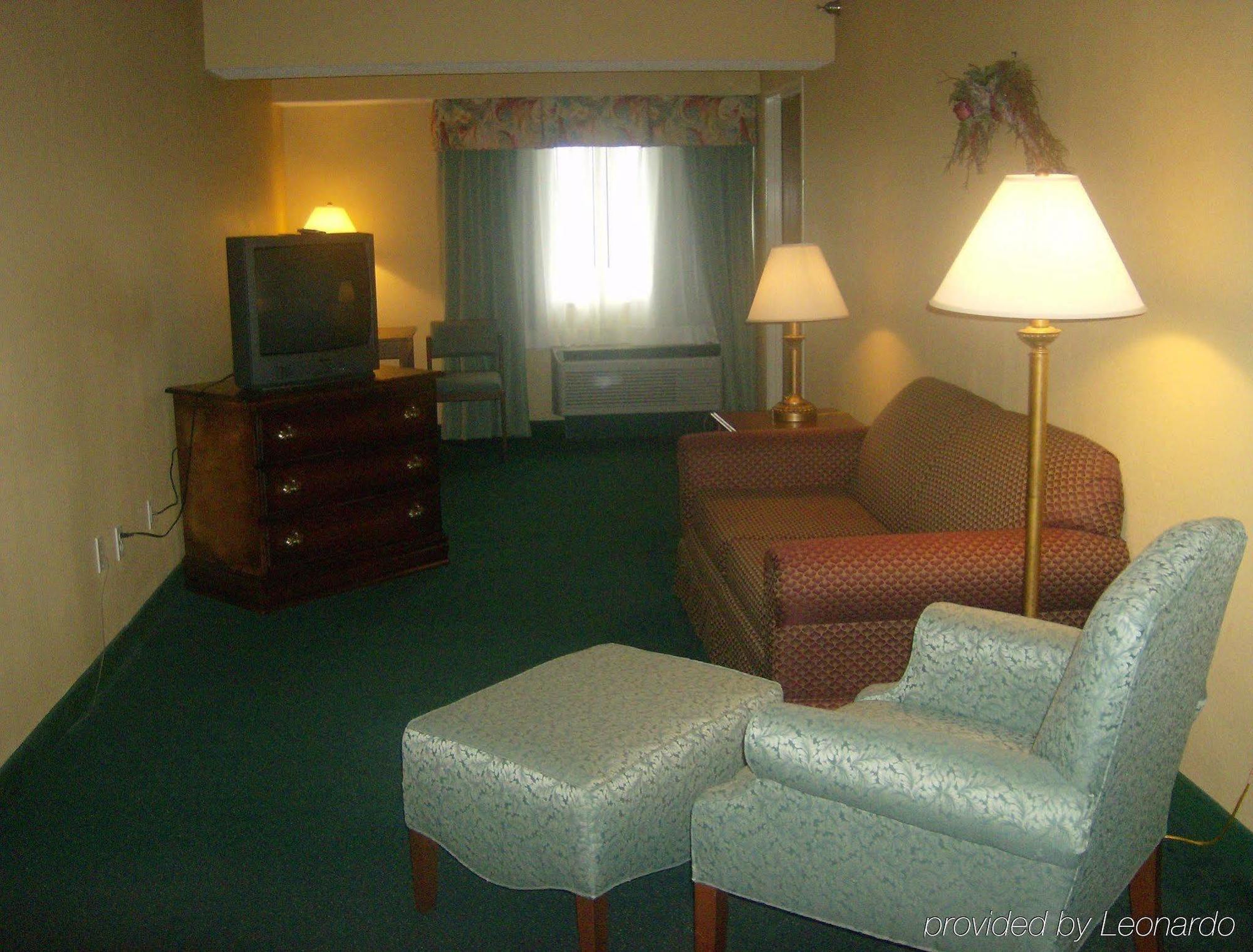 Holiday Inn Express Irwin Pa Tpk Exit 67 By Ihg Стая снимка