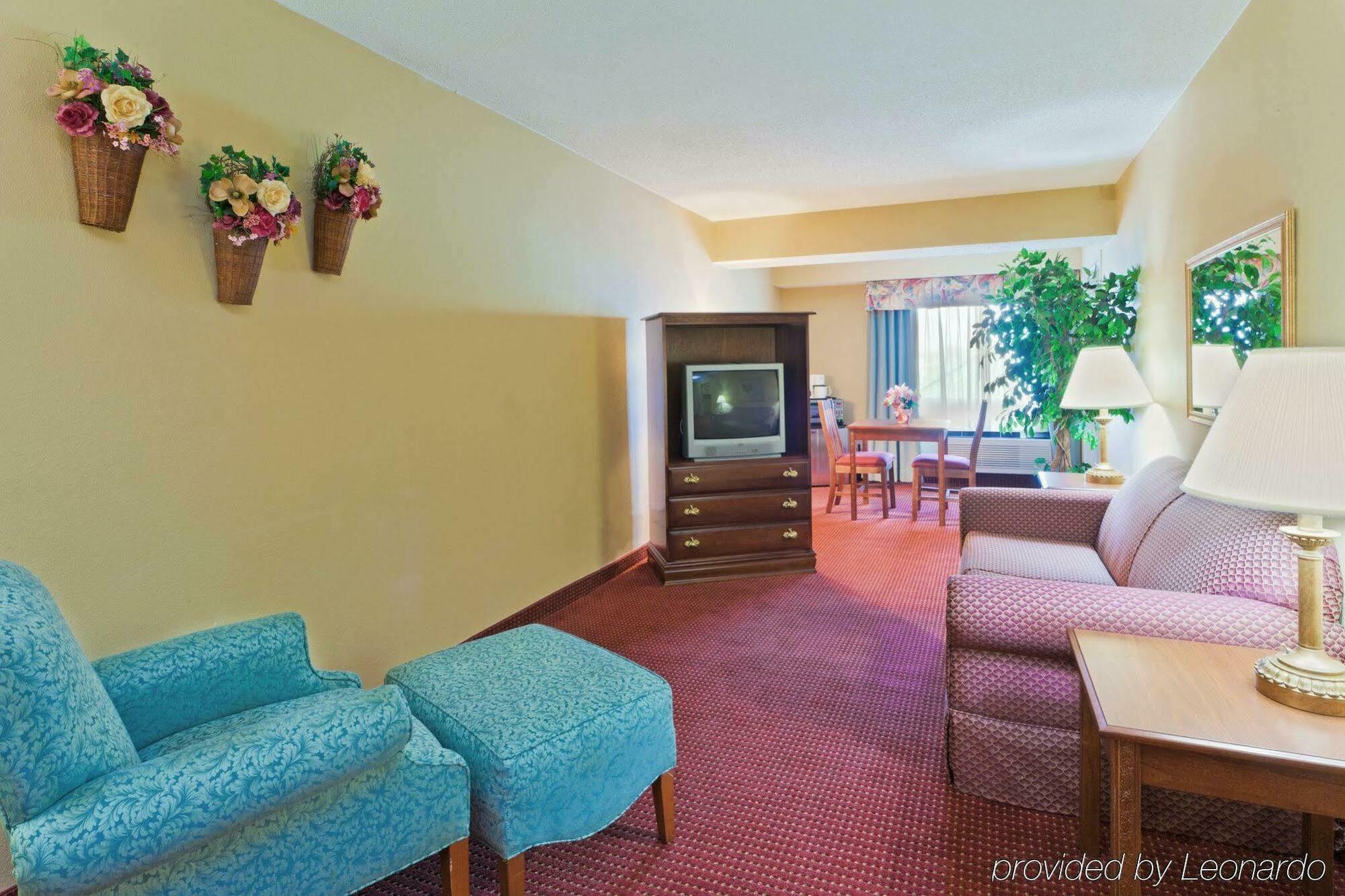 Holiday Inn Express Irwin Pa Tpk Exit 67 By Ihg Екстериор снимка